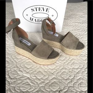 Steve Madden Darcie Taupe Suede NWOT🚨